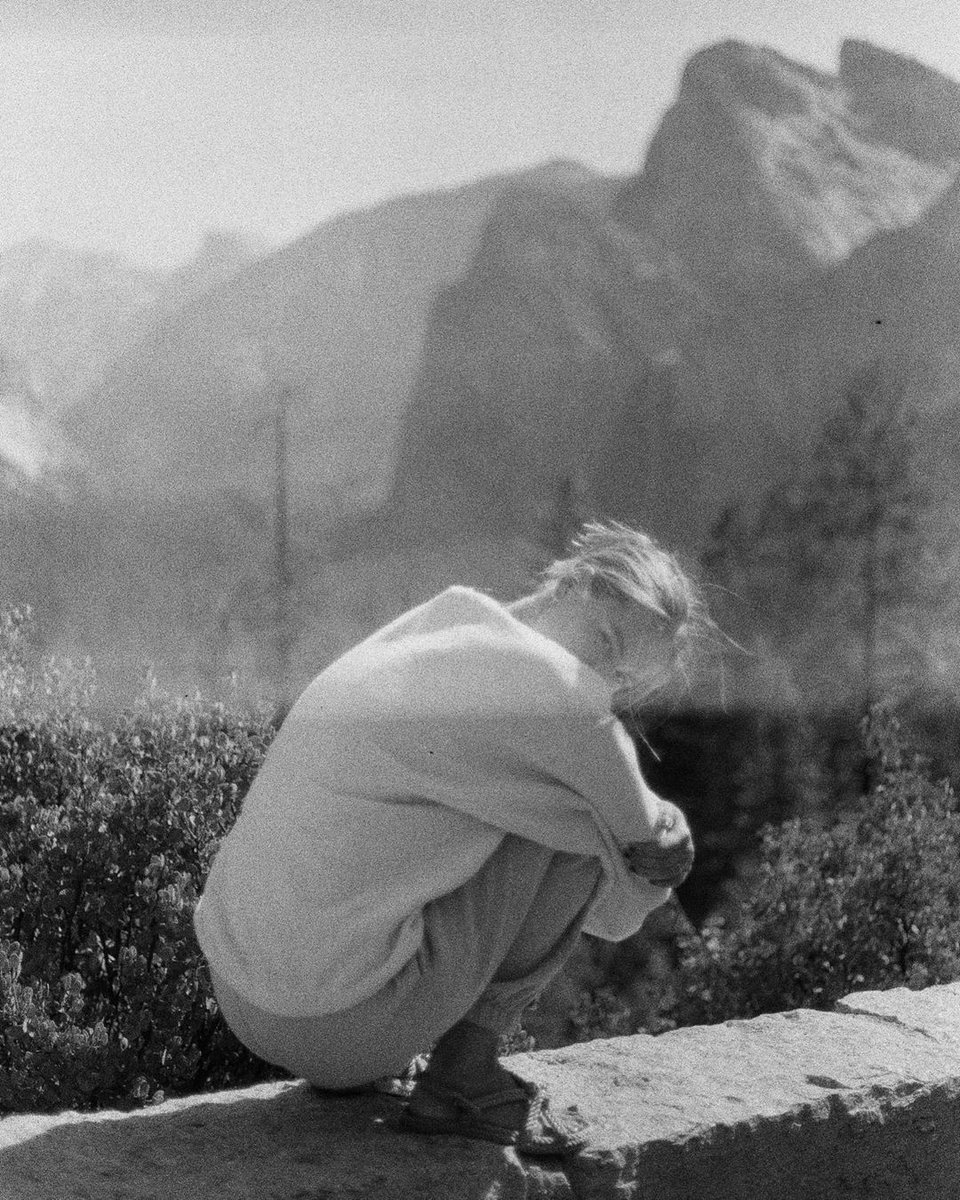PourquoiPasToi's tweet photo. It is a serious thing just to be alive on this fresh morning in this broken world.
(Mary Oliver)
-📷Zoi- https://t.co/FlfHDqoNA4