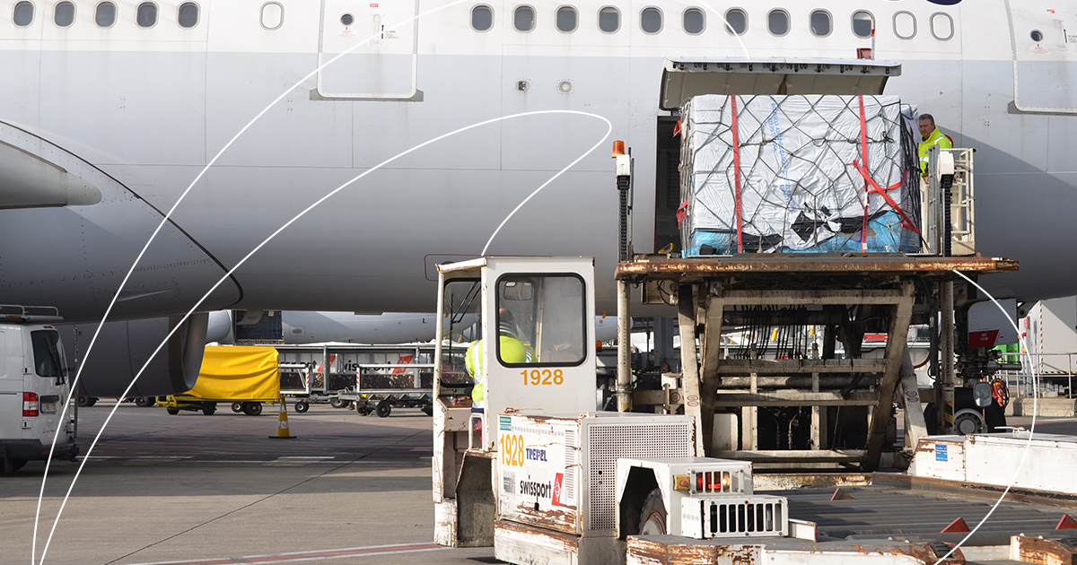 The demand for pharmaceutical products, vital goods&perishable food is enormous. All cargo planes are flying at maximum capacity. That is not enough. @BrusselsAirport now uses aircraft normally intended for passenger transport.  #wearebrusselsairport #WeWillGetThroughThisTogether