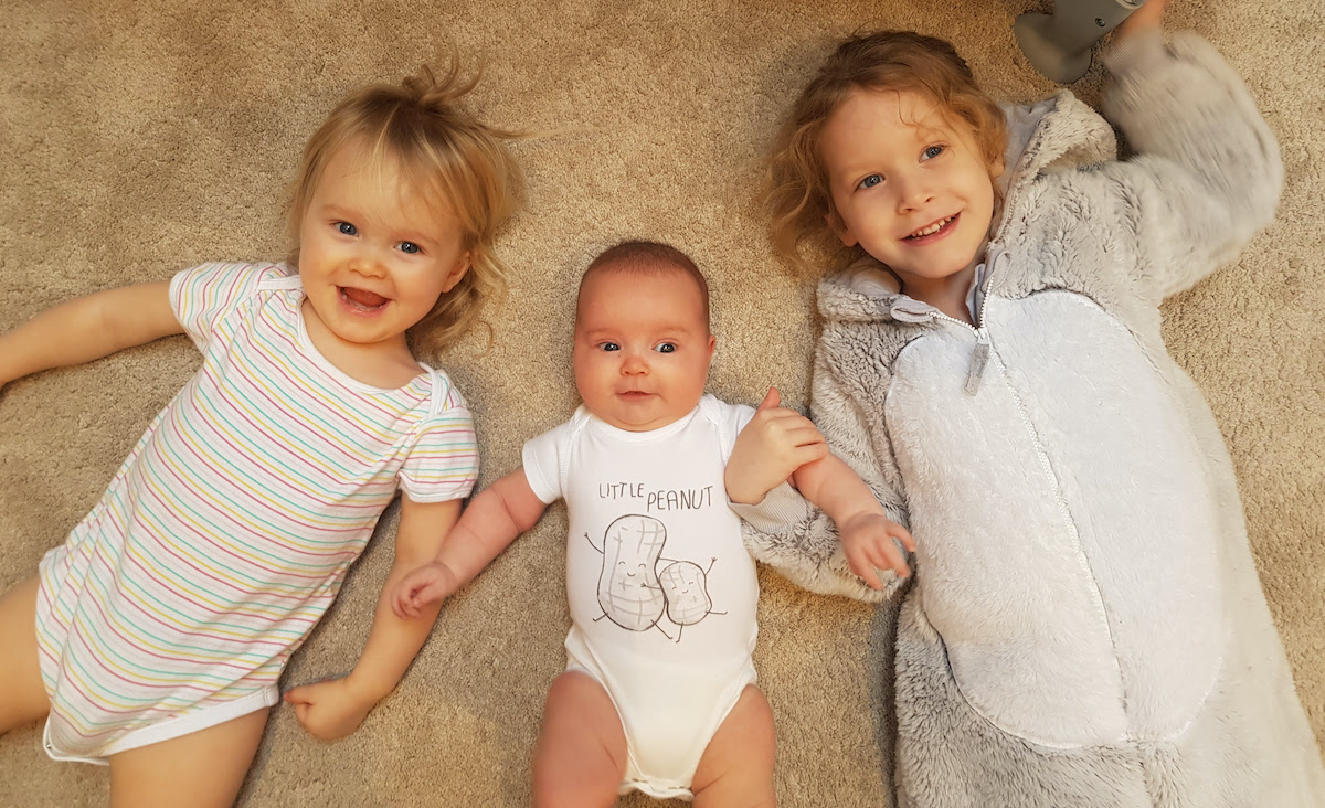 DIVAmagazine's tweet photo. BLOG: #WhichOneIsMummy on experiencing “motherhood guilt” 🍼🍼🍼 https://t.co/vDrCFgRMG3 https://t.co/uSjX6xMsM7