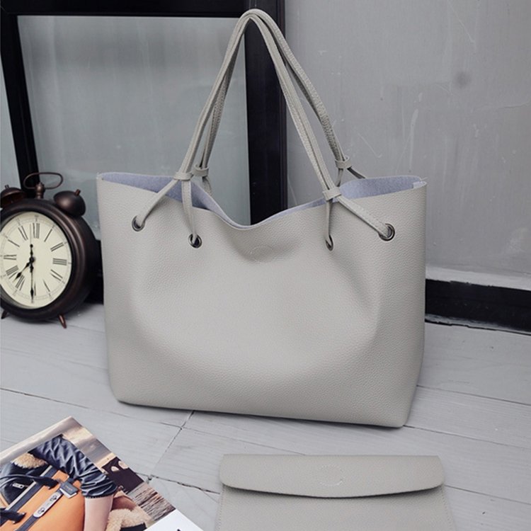 dellwesttech's tweet photo. #covid_19Ke A woman's choice of handbag says alot about her personality, spice up your look with these lovely pieces and make a bold fashion statement 😎😎😎😎.Buy 2 pieces @4500 and get 1 free.
#UkweliUsemwe #OnCallforKenya #COVIDIDIOTS https://t.co/IfCulZD4qu