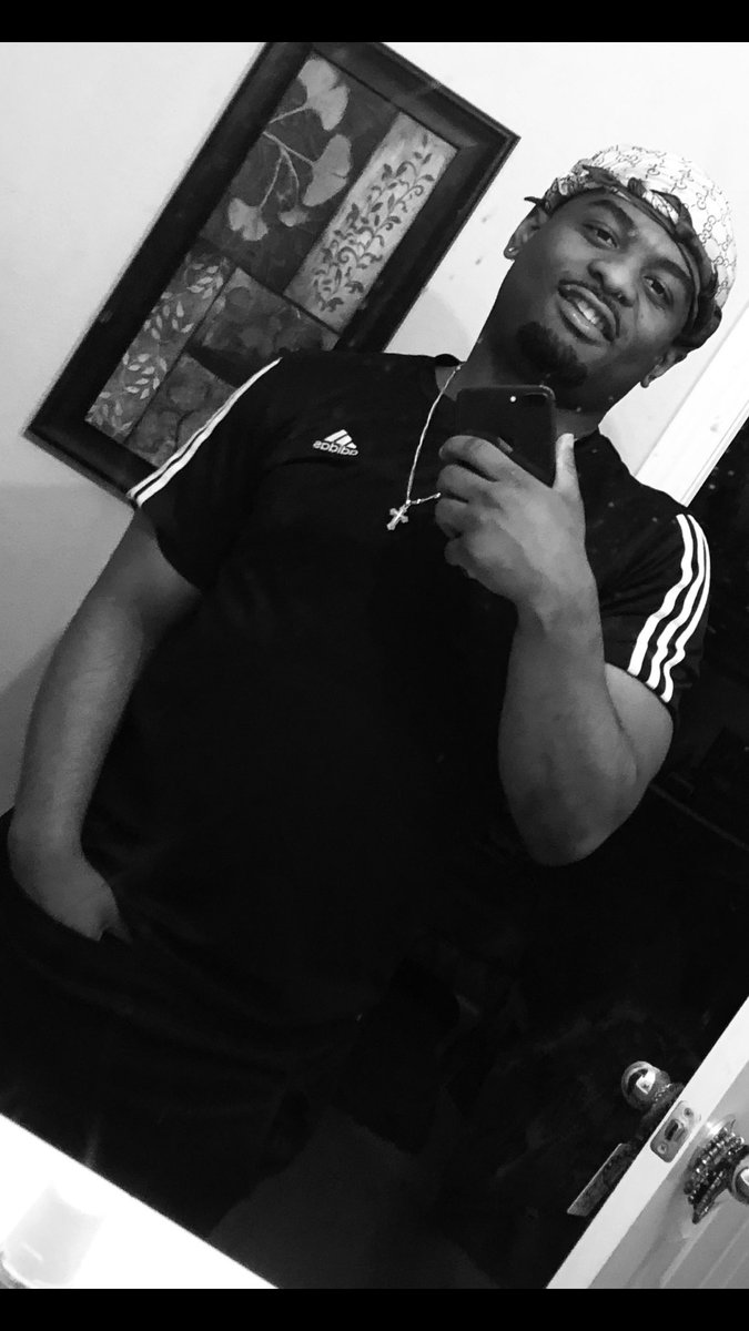 _Khure_ tweet picture