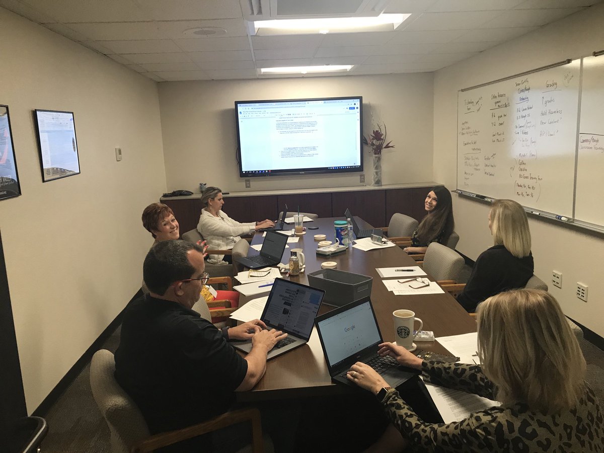 DrFinchDVUSD's tweet photo. Leadership in Human Resources ⁦@DVUSD⁩ designing the structure of the working environment for the near future.  #teamwork #dedication https://t.co/tc1Y14qcHz
