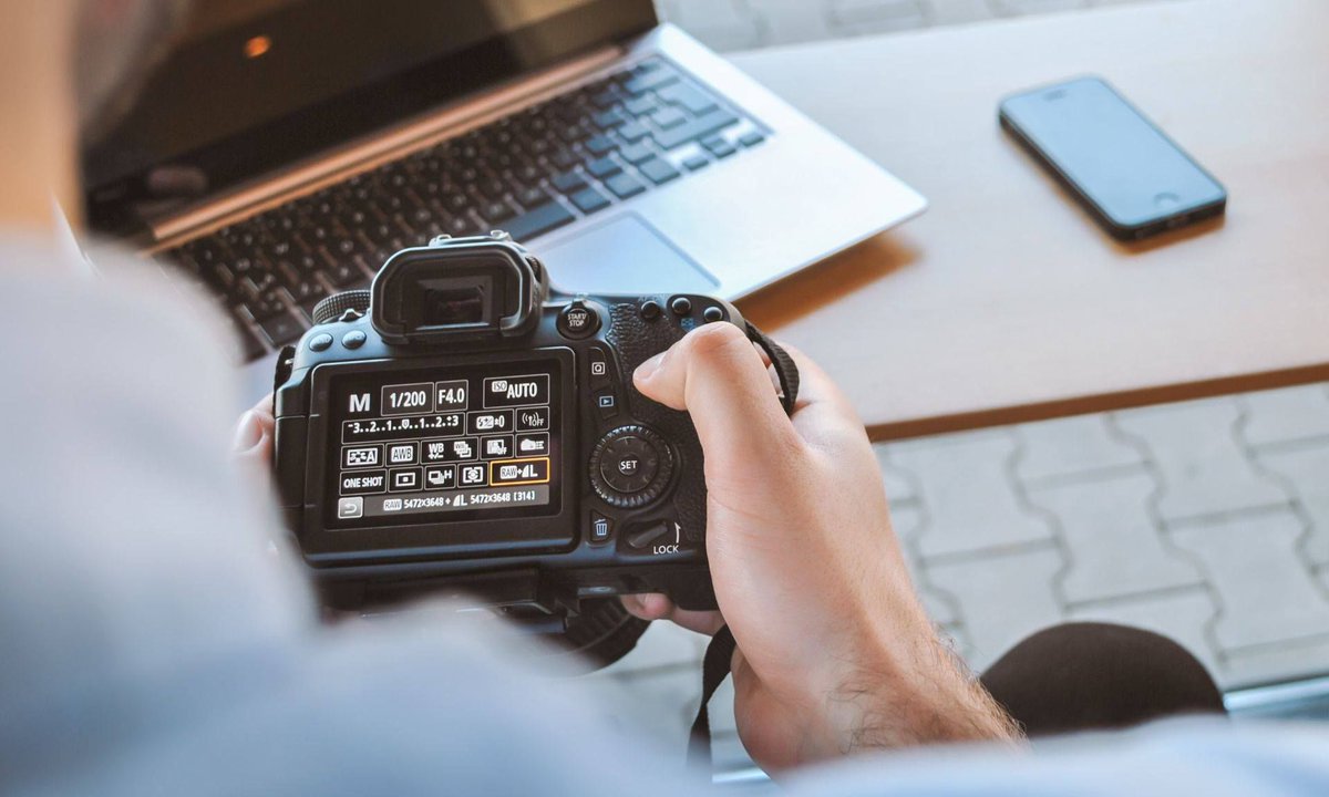 New!  Distance Learning #Photography #Courses.
If you have always promised yourself that you'd get your camera off the Auto setting, and you have some time on your hands, take a look at our new live video courses - face to face with your tutor goingdigital.co.uk/photography-wo…