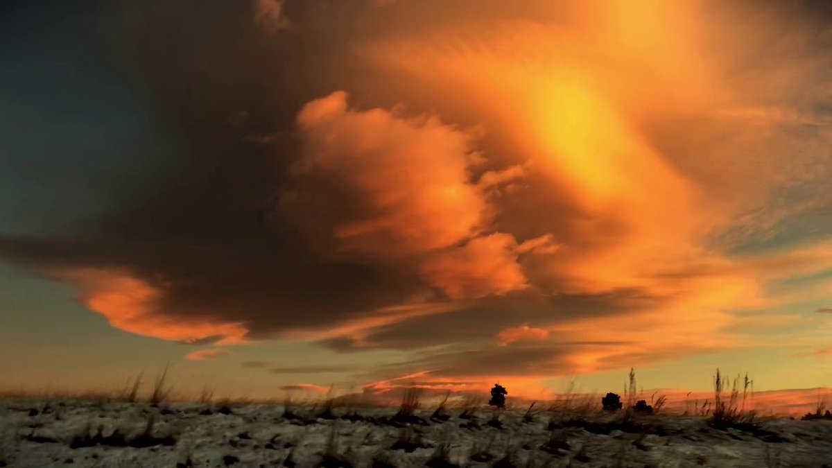 BEAUTIFUL WAVE CLOUDS before snow storm arrives in Denver, CO! buz.tw/NxfXT