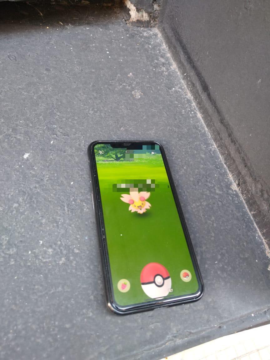leomaraval's tweet photo. Ahí lo tenés al pelotudo!
Ciudadano chino de 28 años fue detenido jugando al Pokémon Go en San Telmo 
#cuarentena #Coronavirus #quedateencasa #lavatelasmanos https://t.co/pWKQNkzfoK