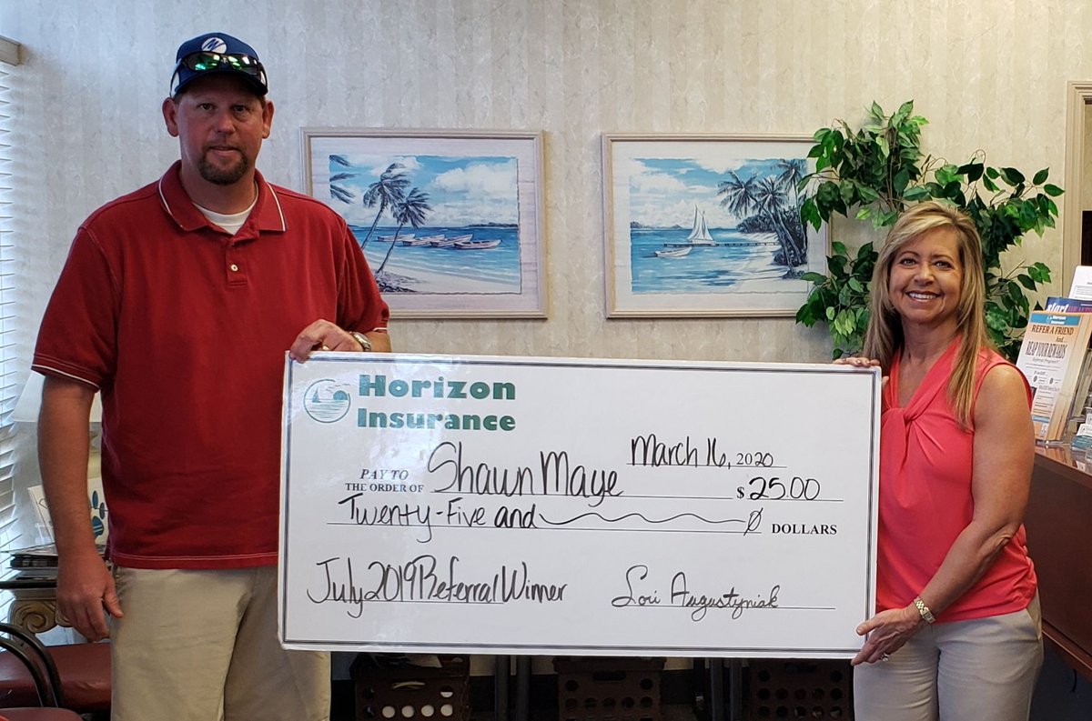 LoriAugustyniak's tweet image. Congratulations to our July 2019 monthly Referral winner! We were finally able to meet with Shawn Maye to present him with his $25 AMEX gift card😊 Busy schedules will never get in the way of showing our appreciation!  #horizoninsurance #referralwinner #goindependent