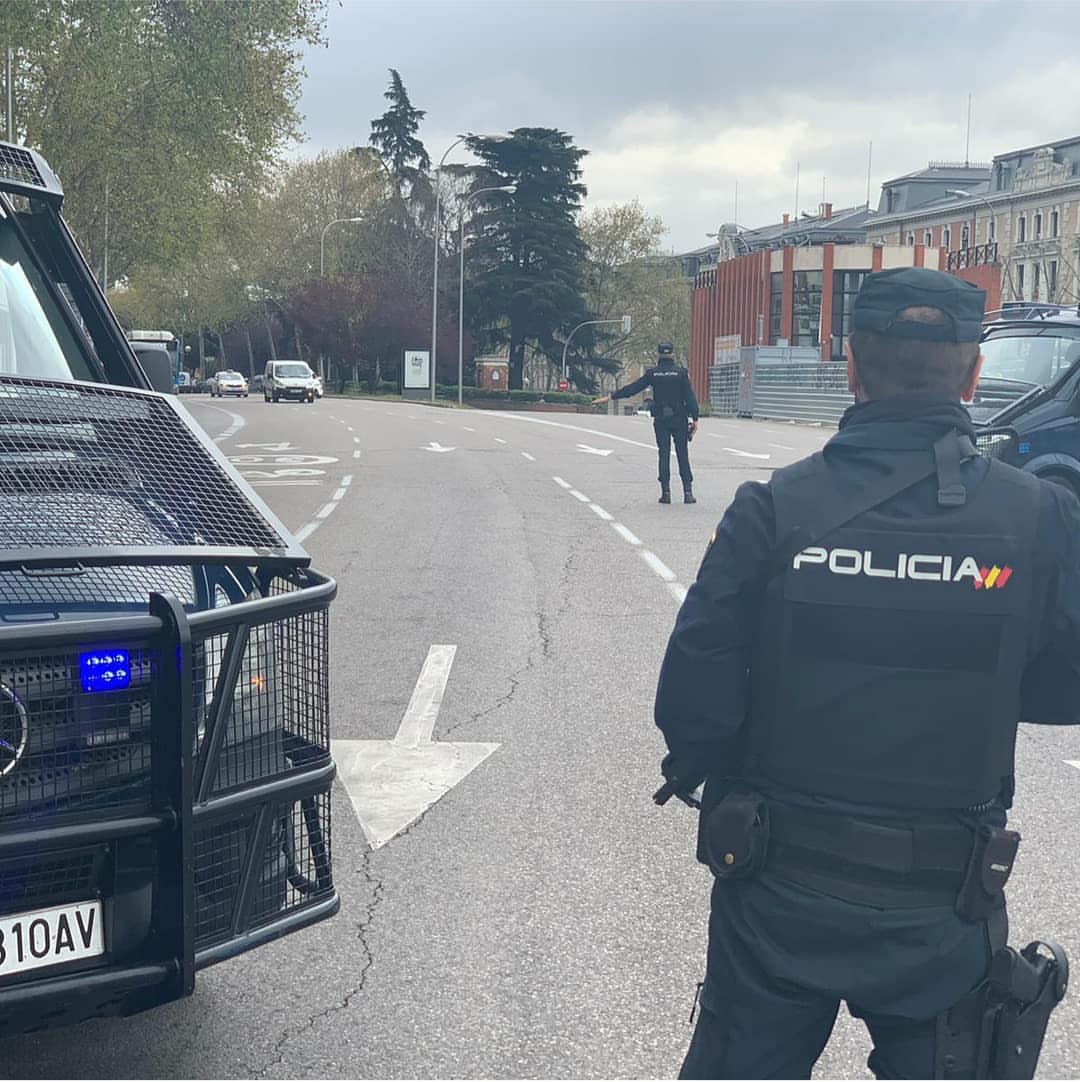 🔸Luchar contra el virus es tarea de todos.
🔹Sancionar a los infractores es cosa de la <a href="/policia/">Policía Nacional</a> 

❎No trates de hacer justicia por tu cuenta, si observas conductas insolidarias➡091📞

#SomosTuPolicia #Covid_19
lasprovincias.es/sucesos/apunal…