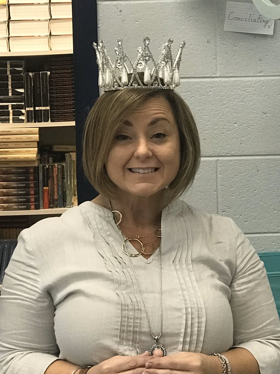 ClaibCouncil's tweet photo. A big Happy Birthday to our StuCo mother dearest🥳 she makes the 🌎 a better place, she’s the most selfless person ever. We love you mom❤️ https://t.co/oYCLLI5GG1