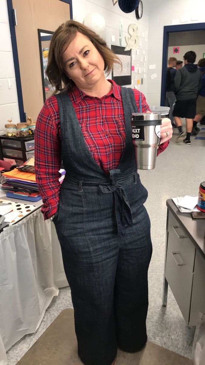 ClaibCouncil's tweet photo. A big Happy Birthday to our StuCo mother dearest🥳 she makes the 🌎 a better place, she’s the most selfless person ever. We love you mom❤️ https://t.co/oYCLLI5GG1