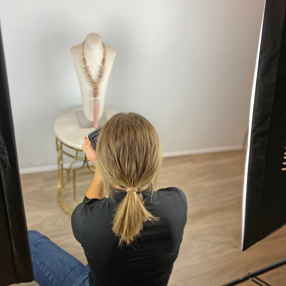 It's Tuesday which means upload day! 📸 Lots of new bits being added to our website in the next couple of days. (This gorgeous Pranella necklace was shot last week before lockdown)

bertiesclothing.co.uk/collections/ne…