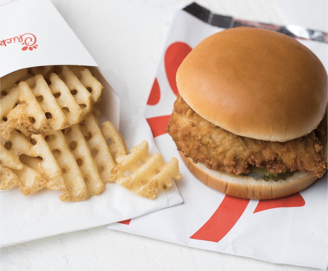 cfa_collegest's tweet photo. Wanting to get out of the house today? Come see us through the Drive Thru for some delicious food!
#Tuesday #ChickfilA #MacAndCheese #Beaumont #Friends #Family #Chicken #Nuggets #DinnerTime #Smile #Sauces #Cookies #Breakfast #Lunch #Dessert #Sandwich #WaffleFries #Strips #Fried https://t.co/vxsnE22w2Q