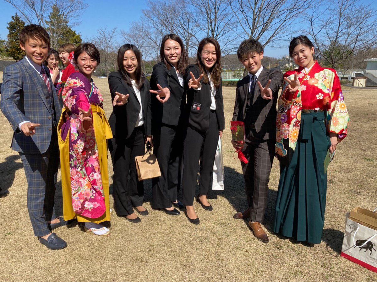 ciencia38's tweet photo. 武蔵丘短期大学を卒業しました！
サッカーの楽しさと深さを教えてくれたコーチ、仲間に感謝しています。
栄養士も無事取得でき、春からは栄養士として頑張っていきたいです。
いつもみんなで笑って騒いで怒られてこのチームの一員になれてよかったです。
だいすきです！！
#ciencia #動物園 https://t.co/NXIPkBkHAS