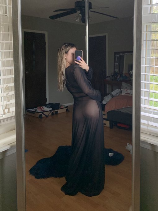 good morning it&rsquo;s titty Tuesday! https://t.co/E1XsKkStku<a href="/tag/fansignfriday"class="tags"><span>#fansignfriday</span></a>