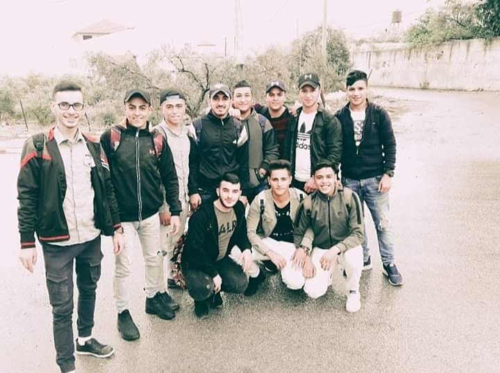 AhmadJaser11's tweet photo. عهداً علينا سنبقى أصدقاءَ حتى تُفارقَ هذا القلبَ الحياة 🙏🏻💙 
#أحلى_شباب❤😍 https://t.co/Dooo2e7M9G