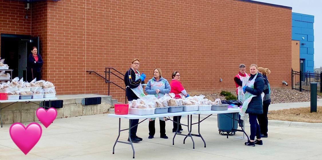 CF_schools's tweet photo. Thank you to our everyday heroes! Our food service staff put together and is distributing meals until 1 p.m. M-F at North Cedar Elementary, Orchard Hill Elementary and Holmes Junior High. Anyone 18 and under can get a meal. ❤️ #cedarvalleystrong #tigerstogether https://t.co/lHZy4rb2jB