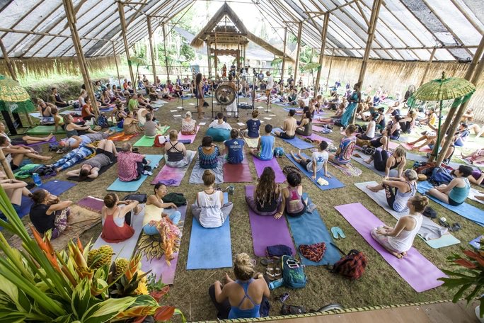 chitzolife's tweet photo. This week’s that’s so chitzo will hopefully be a nice, relaxing change to all the current events
We’re featuring the Balispirit Festival in Indonesia which is one of the largest yoga festivals in the world!
#chitzo #thatssochitzo #balispirit #festival #bali #indonesia #yoga https://t.co/9b13xUb4UM