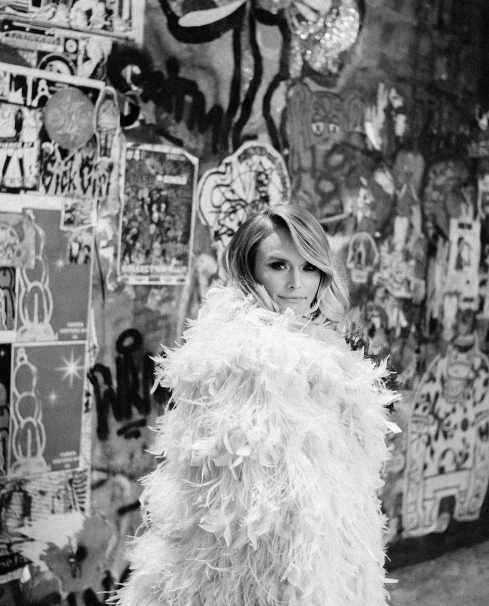 mirandalambert's tweet photo. I’m a giver, and I’m still giving ‘em hell. 
Bluebird Video 🎥 Out Now: https://t.co/H71ugROXeb https://t.co/7zuvrsNbZG