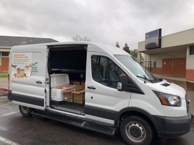 First5Sac's tweet photo. Sacramento City Unified School District is providing meals seven days a week at mobile food centers at 40 sites during this time. Check out the guidelines and sites:  
#first5sac #sacramento #resources https://t.co/YUoX9qAc4a
