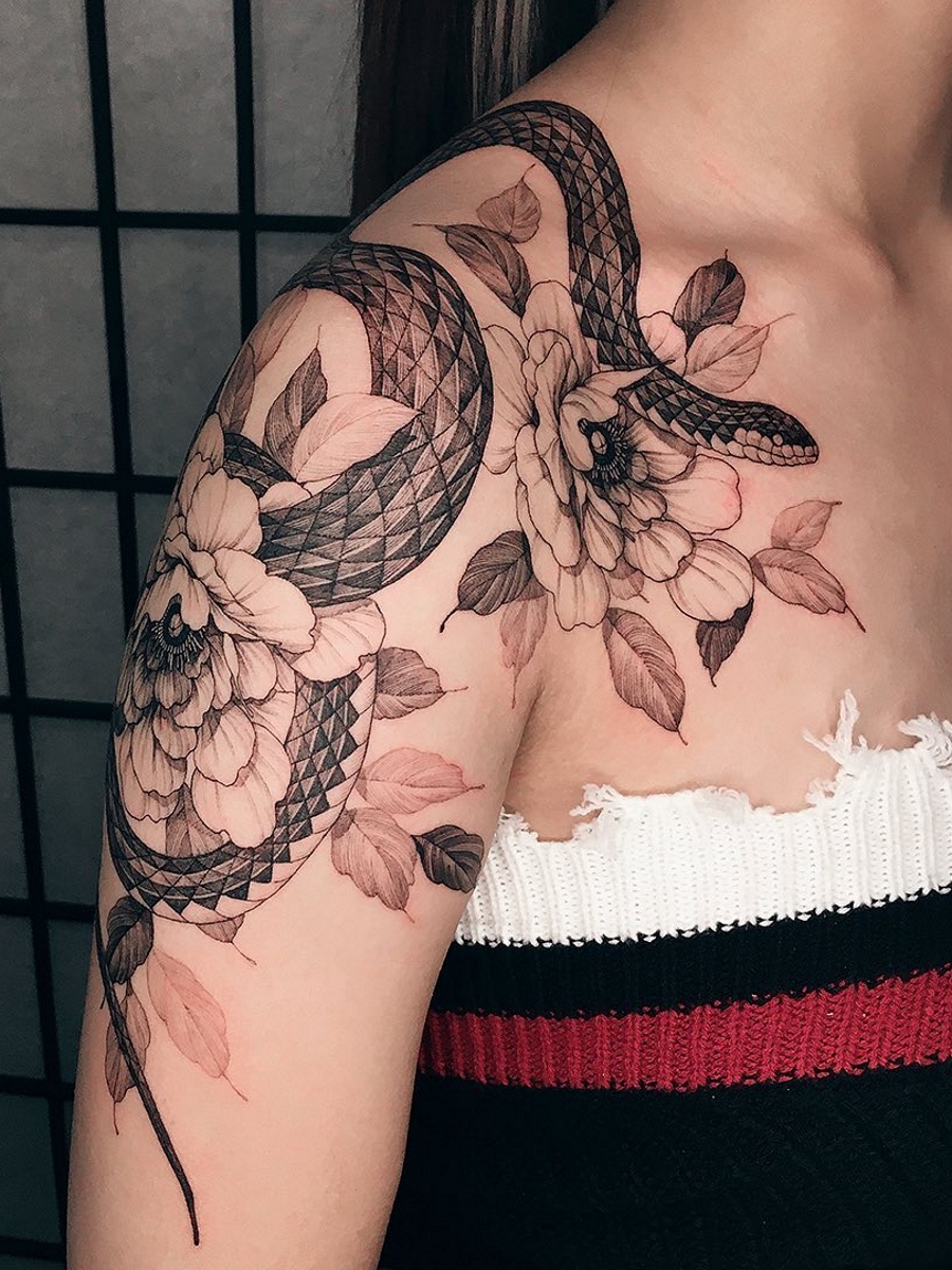 Snake  flowers  Tattoo Abyss Montreal