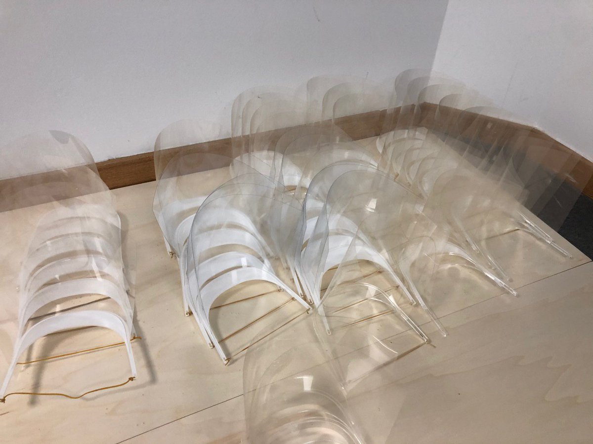 juan_hdzn's tweet photo. Fab.NEX, la red Laboratorios de Fabricación de  @infouex formada por los #FabLab de @eii_uex,  @EPCC_Unex y @CUMe_UEx se unen a la lucha contra #COVID19 creando pantallas protectoras para personal sanitario, agentes de la autoridad y personas expuestas a contagio, via @mlinaje https://t.co/ZsF0l9fV7H