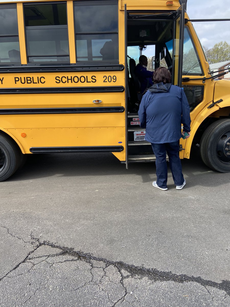 It truly takes a village! The Cary community extends a heartfelt thank to everyone ensuring food gets in the hands of our students. 💙❤️<a href="/RPS_Schools/">Richmond Public Schools</a> #CougarPride