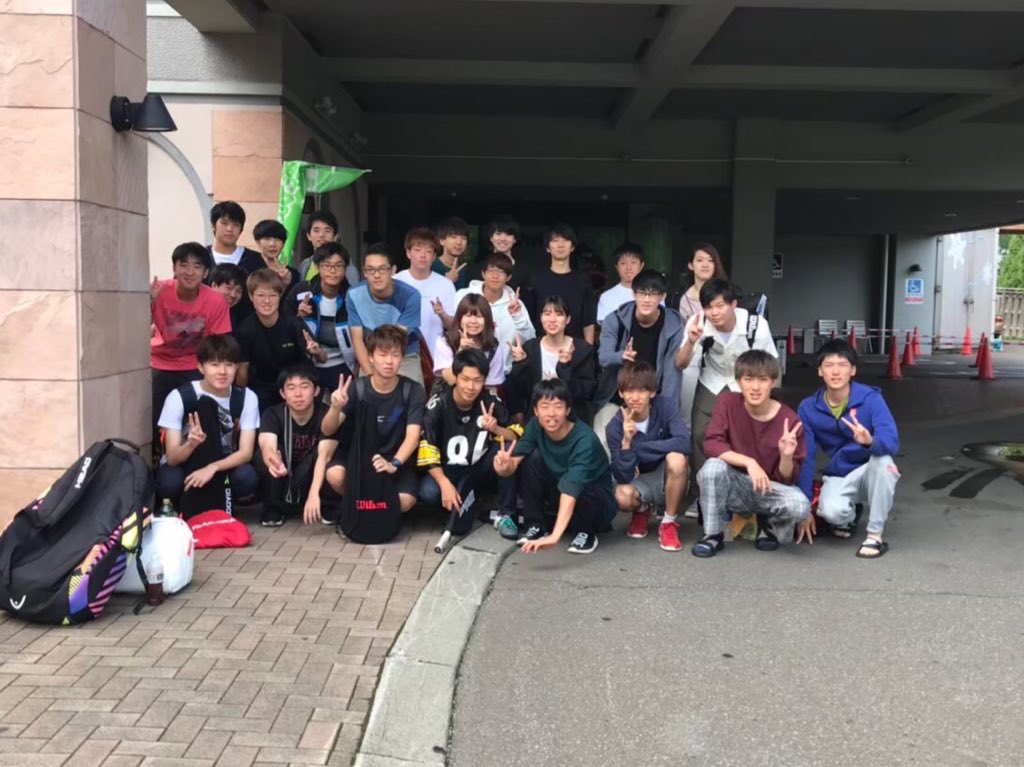 doublefault2021's tweet image. 【振り返り第七弾🌸夏合宿】
8月には、サークルの一大イベントの合宿があります！
日中は思う存分テニスをして、夜は温泉に入って皆でご飯を食べたりビンゴをしたりします！

初心者、経験者関係なく楽しくテニスをしましょう🎾

＃DoubleFault ＃DF
＃北大系テニスサークル