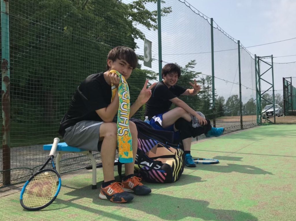 doublefault2021's tweet image. 【振り返り第七弾🌸夏合宿】
8月には、サークルの一大イベントの合宿があります！
日中は思う存分テニスをして、夜は温泉に入って皆でご飯を食べたりビンゴをしたりします！

初心者、経験者関係なく楽しくテニスをしましょう🎾

＃DoubleFault ＃DF
＃北大系テニスサークル