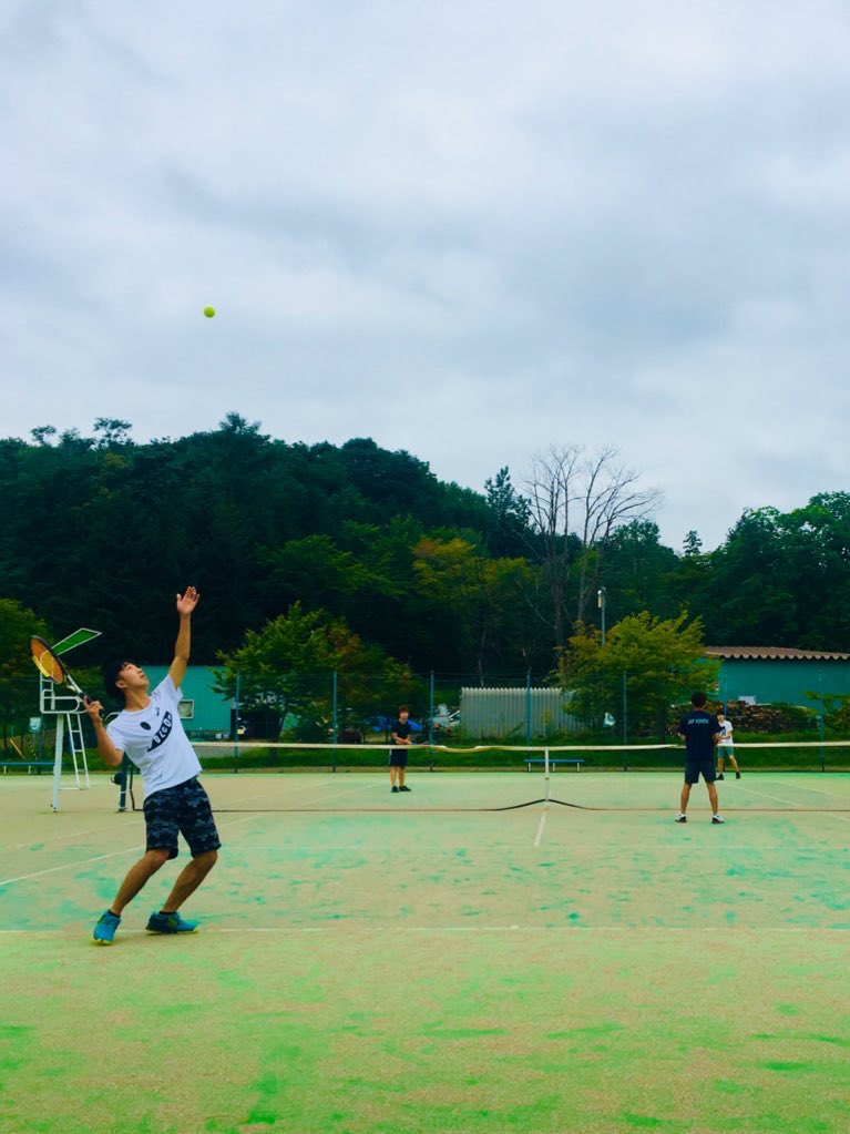 doublefault2021's tweet image. 【振り返り第七弾🌸夏合宿】
8月には、サークルの一大イベントの合宿があります！
日中は思う存分テニスをして、夜は温泉に入って皆でご飯を食べたりビンゴをしたりします！

初心者、経験者関係なく楽しくテニスをしましょう🎾

＃DoubleFault ＃DF
＃北大系テニスサークル