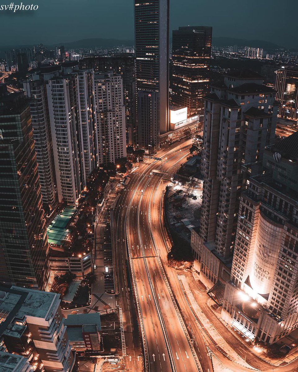 NakKataJap's tweet photo. Suasana di Kuala Lumpur ketika Perintah Kawalan Pergerakan pada waktu senja dan malam. (ig: siva_wwc) https://t.co/Fj7jGWkyUs