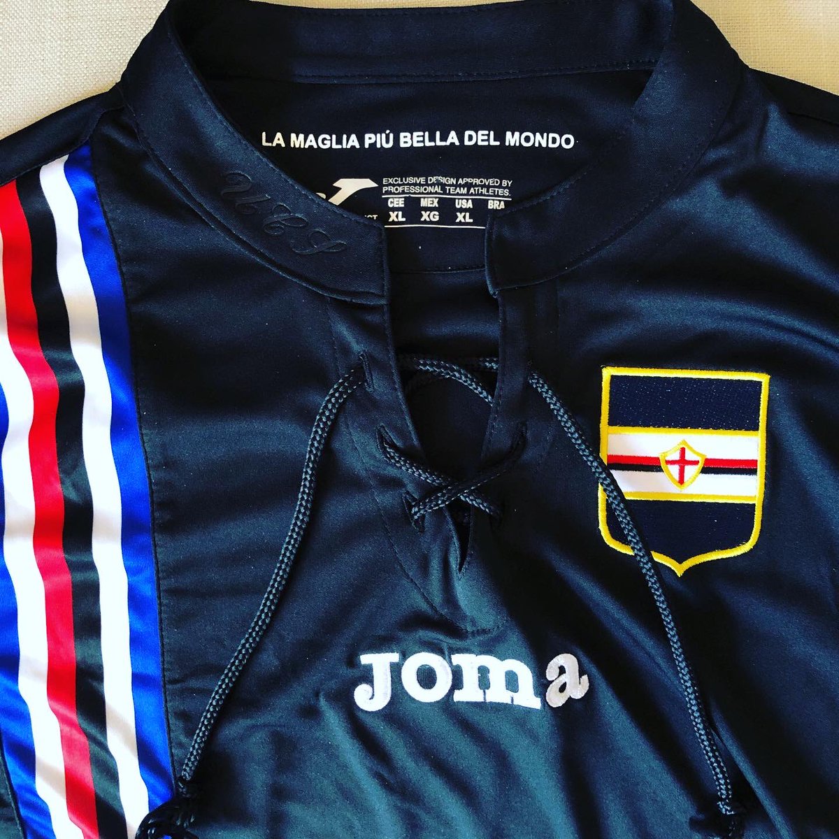 . @sampdoria_en Third Kit, 2018/19JomaThe Most Beautiful Shirt In The World. Though not in its classic form. This one was one of my favourite shirts last season. #Sampdoria  #Blucerchiati  #SerieAShirts  #ClassicSerieA  #ClassicFootballShirt  #FootballShirtCollection