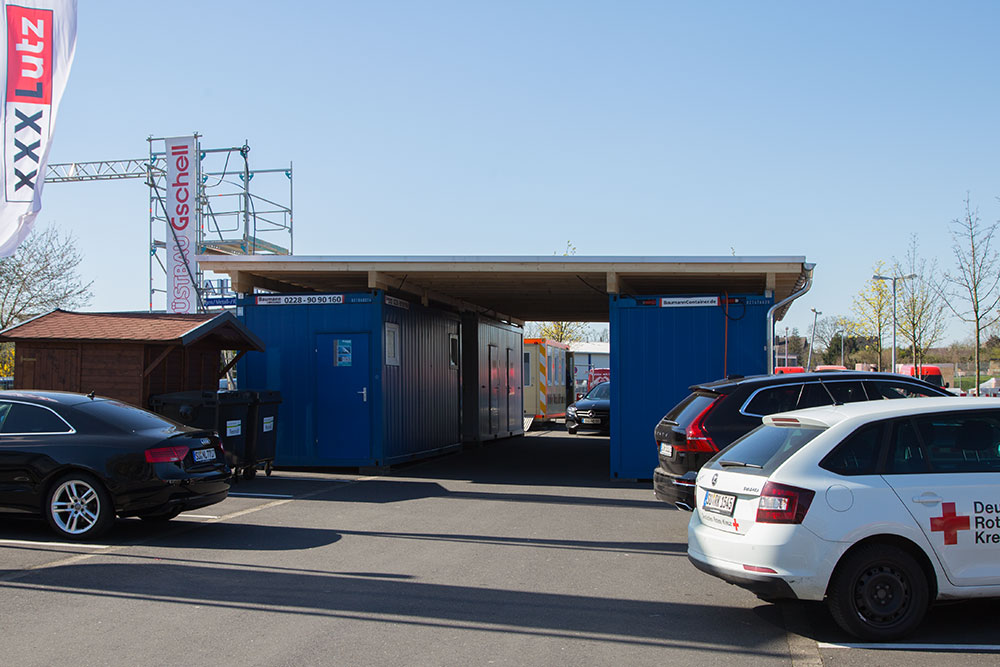 KlausPipke's tweet photo. Die #Corona-Abstrichzentren des @RheinSiegKreis in Hennef und Rheinbach sind in Betrieb. Vielen Dank an das Deutsche Rote Kreuz und den Malteser Hilfsdienst für die gute Zusammenarbeit. Die ist dieser Tage besonders wichtig! 
https://t.co/RuV1xv0Ogf https://t.co/iFjVFHOPvc
