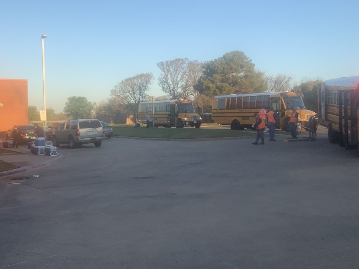 Kuhrteous's tweet photo. The @WFISDschools buses are ready to roll this morning! Not picking up students but delivering breakfast to our awesome students! #iamwfisd #BeBold #wfisdeats @ChartwellsK12 https://t.co/DPyNz7ZUwW