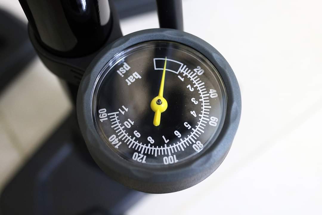 SumartTools's tweet photo. SUMART | FRP-160 Floor Pump (Clever Head) is a highly-advanced. high-pressure floor pump that is efficient, easy to use and is compatible with both Presta and Schrader valves.

#sumart #sumarttools #floorpump #easeyourlife #love #cycling https://t.co/lzsOpvBHVS