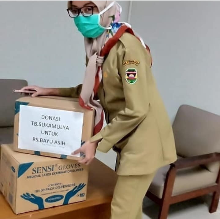 Mari bersatu perangi Corona

Terima kasih &amp; penghargaan setinggi-tingginya bagi yg telah berperan aktif baik dari perseorangan, kelompok maupun swasta yg telah terjun langsung ke lapangan dalam upaya pencegahan penyebaran covid-19 di Kabupaten Purwakarta.