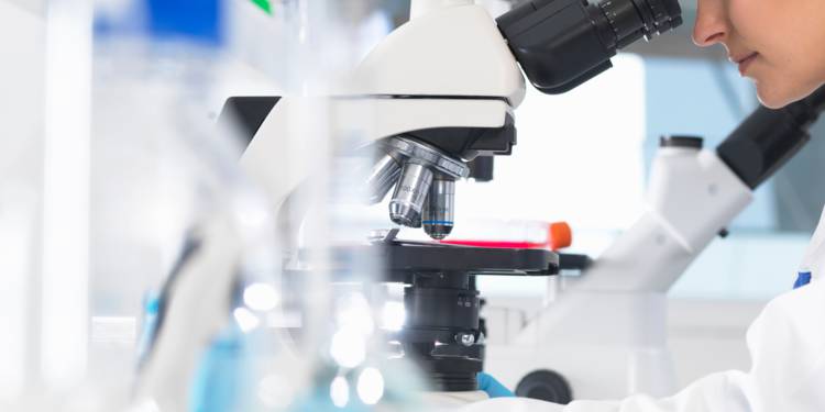 #Cancer : selon une étude, entre 2004 et 2017, le coût pour traiter les #maladies est passé de 20,3 à 28 milliards d’euros. En cause : l’envolée du prix des #médicaments faisant planer le risque d’une "médecine à deux vitesses". #santé #hcsmeufr ow.ly/xdzB30qsd9o