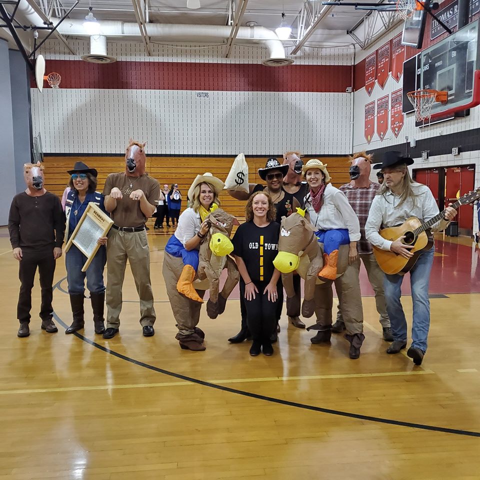 keunepen's tweet photo. I am thankful for a growing family and being part of the best department at Quince Orchard! #QOmarcheson https://t.co/m4P4xEOr5b