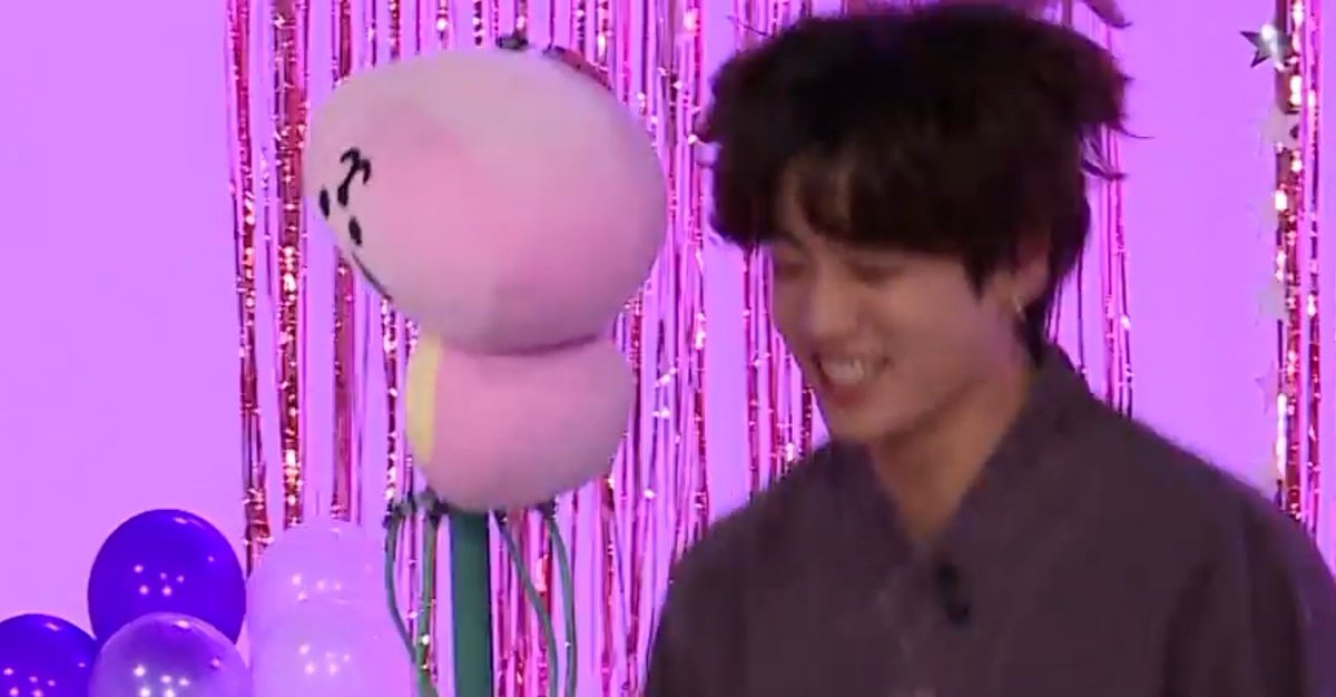 _cho97's tweet photo. 정국이가 쿠키랑 노는 법 o(*^▽^*)o https://t.co/NmqQ4NpTZh