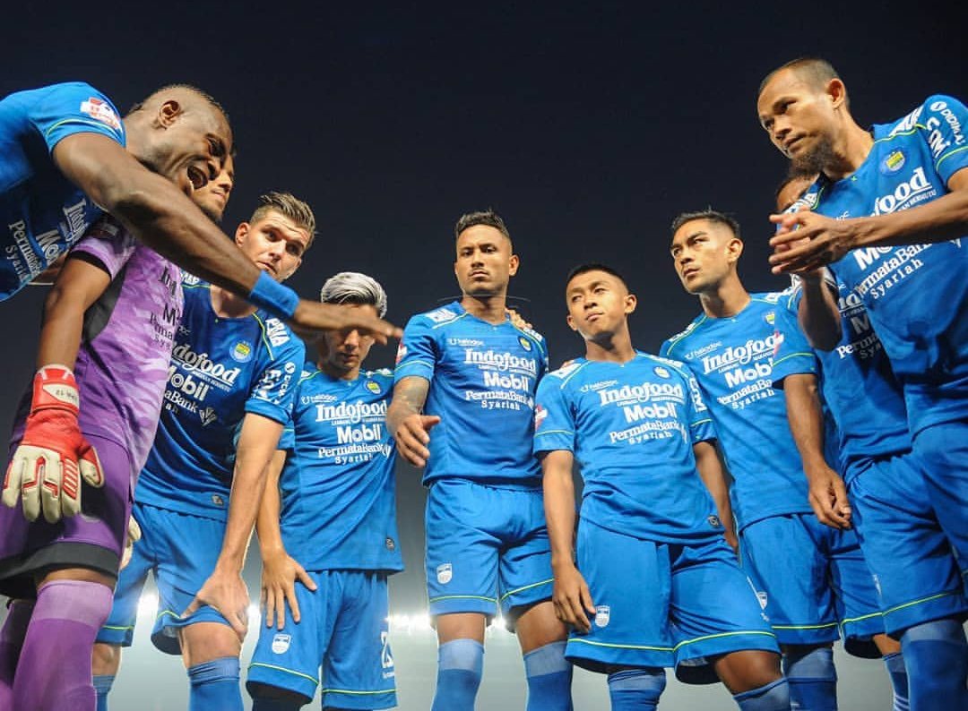 “Dengan situasi saat ini, setelah berdikusi dengan jajaran manajemen, tim ini harus diliburkan. Ini semua demi menjaga kami agar terhindar dari wabah yang sudah tidak bisa dianggap remeh lagi,” kata Robert #PERSIB