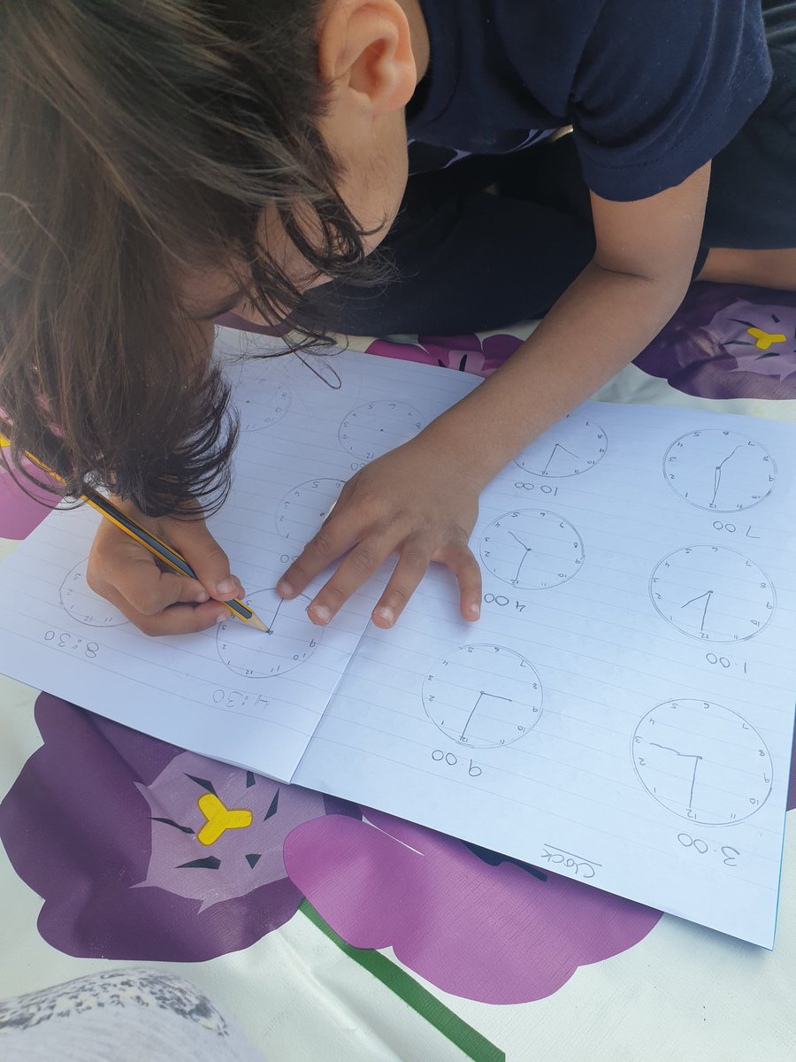 FrainaA's tweet photo. Learning to tell time
@oasisdonvalley #learninginthesun #lockdown https://t.co/mzJoxfKyWv