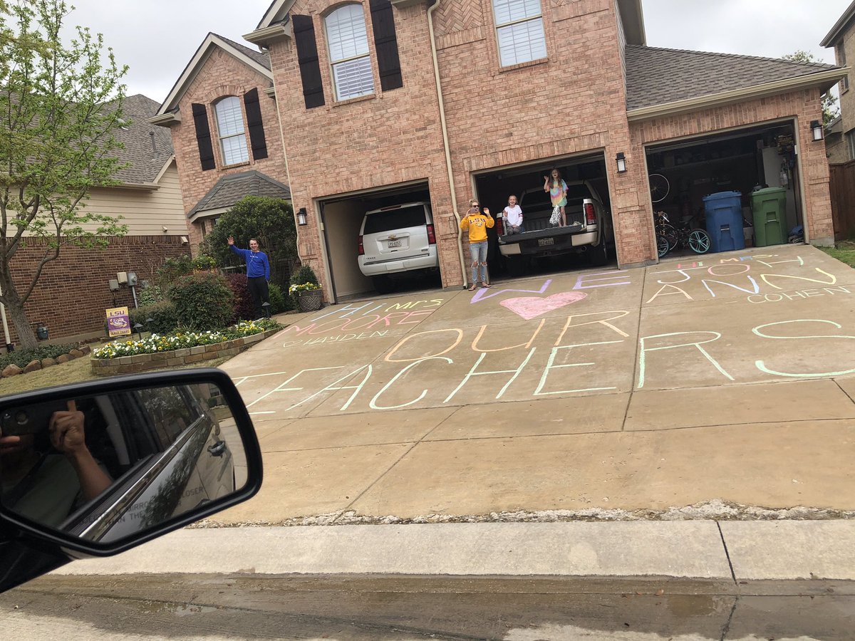 ATeachMoore's tweet image. Our E.P. Rayzor Caravan meandered through neighborhoods yesterday. Excited to be greeted by our families with waves, smiles, sidewalk chalk messages, posters &amp;amp; signs. @eprayzorelem @dentonisd @One_and_Ready #Mondaymagic  #Weareallinthistogether #AlwayslearningMoore