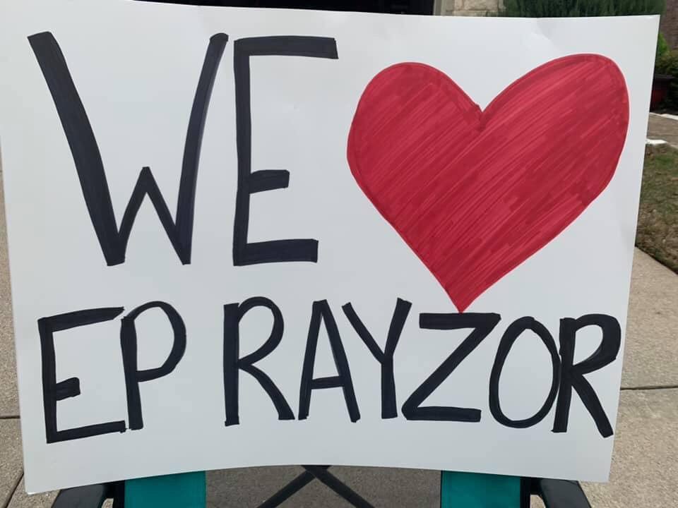 ATeachMoore's tweet image. Our E.P. Rayzor Caravan meandered through neighborhoods yesterday. Excited to be greeted by our families with waves, smiles, sidewalk chalk messages, posters &amp;amp; signs. @eprayzorelem @dentonisd @One_and_Ready #Mondaymagic  #Weareallinthistogether #AlwayslearningMoore