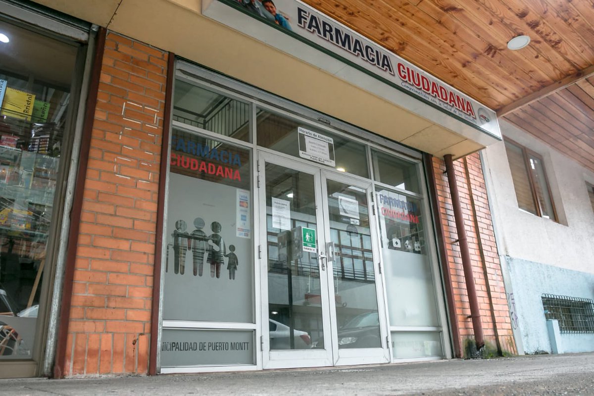 GervoyAlcalde's tweet photo. HORARIOS DE ATENCIÓN FARMACIA CIUDADANA.
Desde las 8:30 hasta las 14 horas atenderá la Farmacia Ciudadana. Mientras dure la emergencia y para preservar la Salud de sus funcionarios y vecinos, aplicación de protocolo contra COVID 19: ingreso máximo de 3 personas
@seremisalud10 https://t.co/0QwHvqda2Q