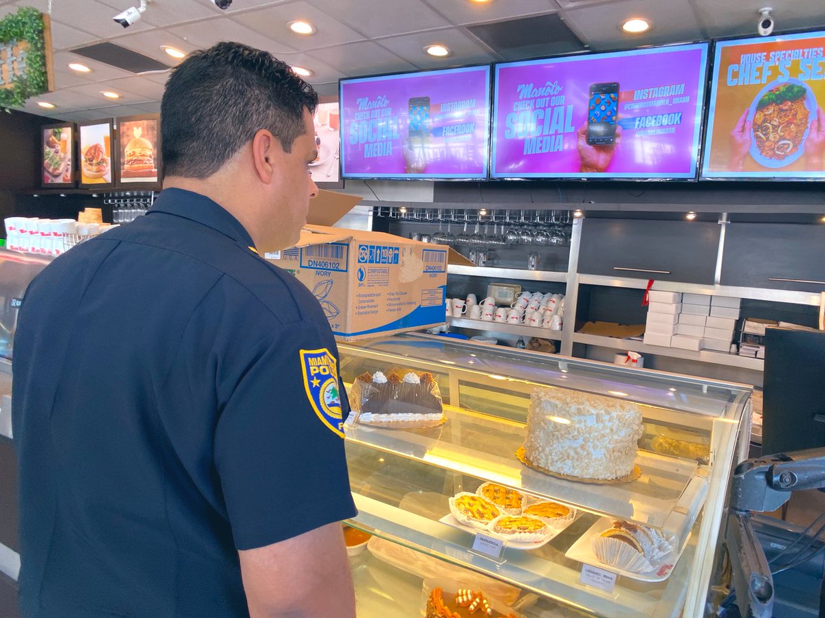 MiamiBeachPD's tweet image. Captain @StevenLFeldman supporting local businesses like Manolo’s at 7300 Collins Avenue. They’re open today for delivery and takeout until 9PM.  #OrderOutHelpOut #MiamiEats