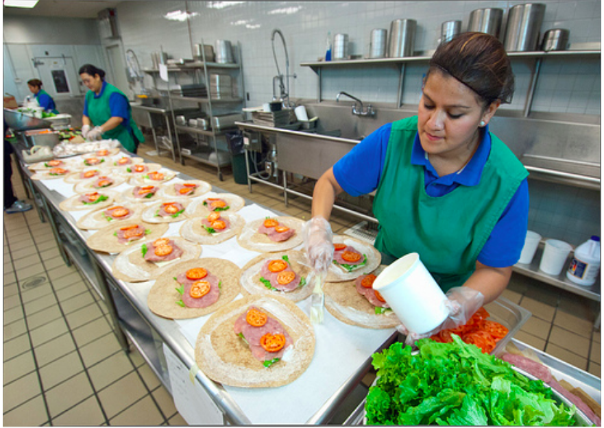 USDA and states need to act now to ensure school food authorities can feed as many kids as possible with the fewest barriers. Here are 5 recommendations: 

tc.columbia.edu/tisch/blog/new…