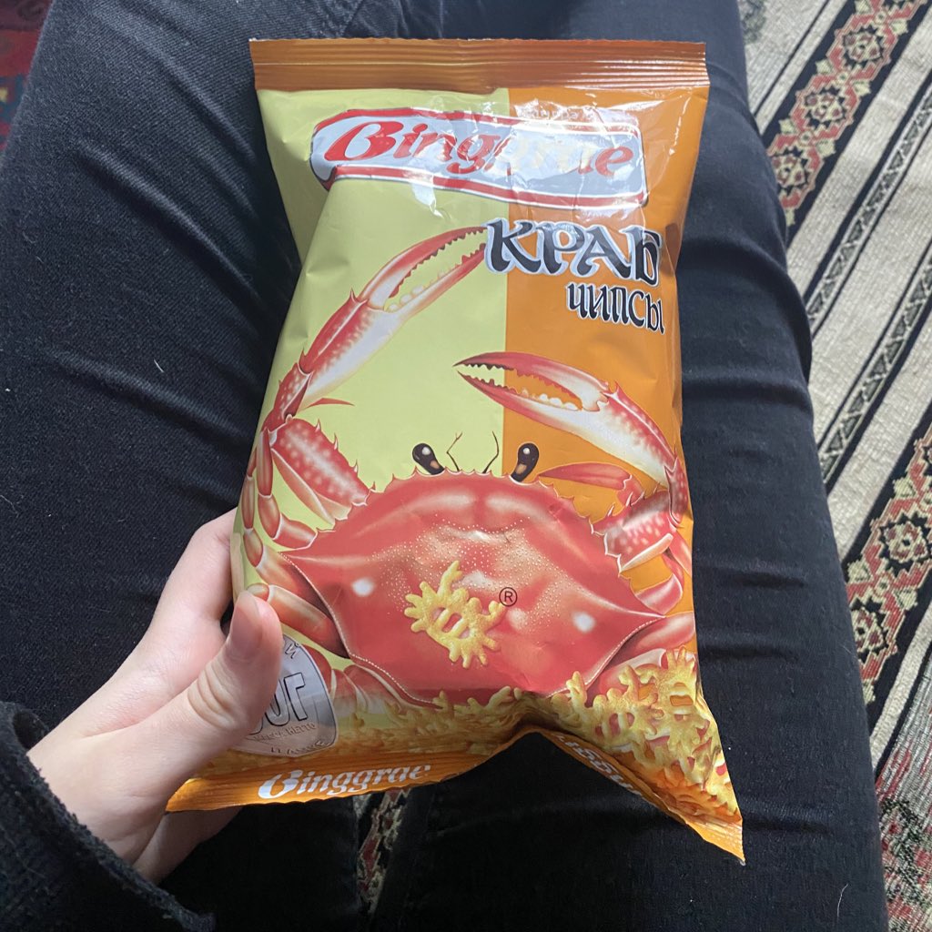 rozenkovad's tweet photo. Вкус детства
Гуляем с Ангелюхой, прыгаем по лужам, едим чипсечки https://t.co/K8UPPj6Qe2