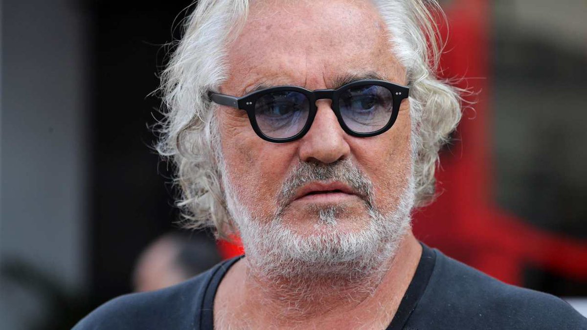 zazoomnews's tweet photo. Flavio Briatore: Ho avuto il Coronavirus- Febbre altissima per 10 giorni - #Flavio #Briatore: #avuto https://t.co/yB1mzeFSX4 https://t.co/y7KRn6cJ3b