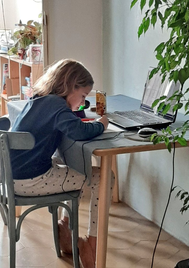 NouPatufet's tweet photo. Infants de 4t PRI ens mostren els seus moments de tasques a casa. Contents de veure-ho!
#NouPatufet #CompartimExperiències #EscolesCoop https://t.co/T47XKlAQGR
