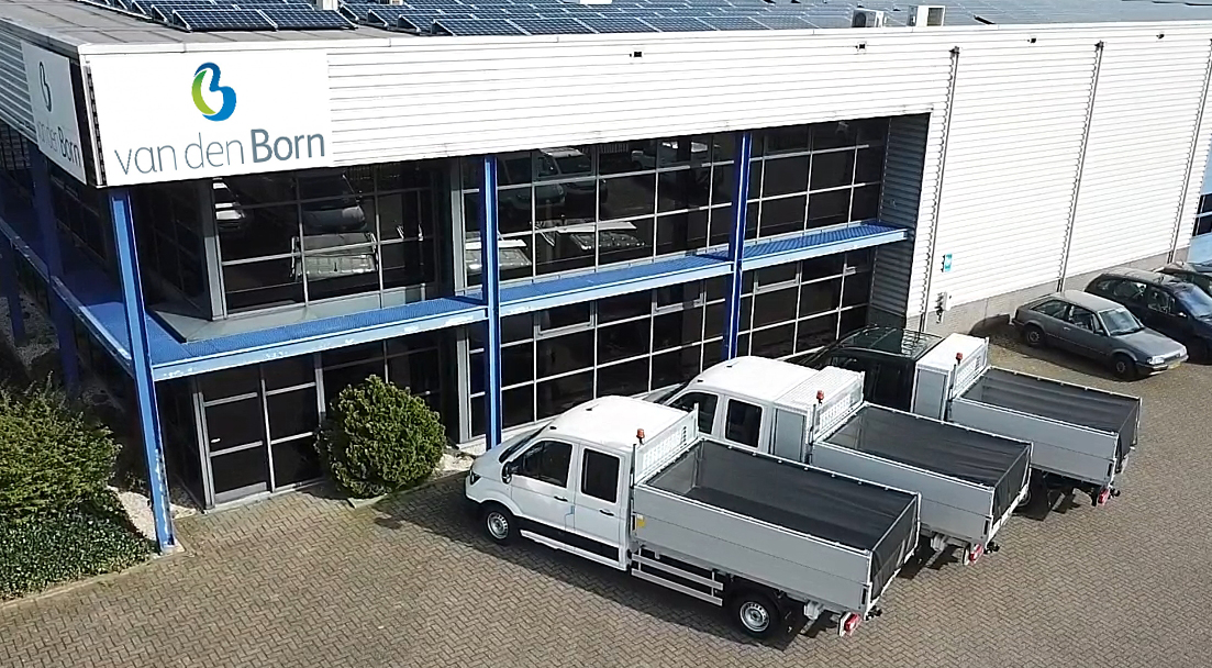 Deze Crafters met ERGO kipper voor <a href="/Volkswagen_BWG/">Volkswagen Bedrijfswagens NL</a>
zijn uitermate geschikt voor inzet in de groenvoorziening en zijn binnenkort online en tevens in diverse Volkswagen Bedrijfswagen showrooms in Nederland te bewonderen!