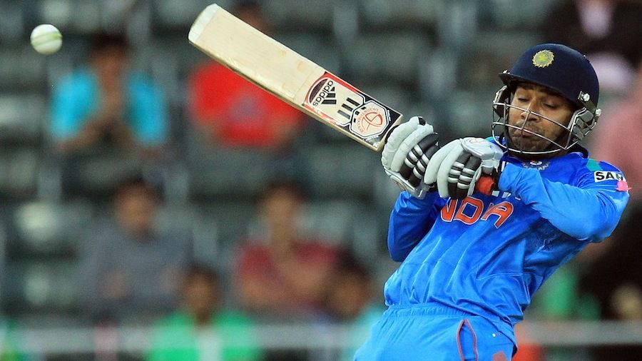 Kuptaan's tweet image. Ajeeb dar ka mahaul hai. #ModiAt8