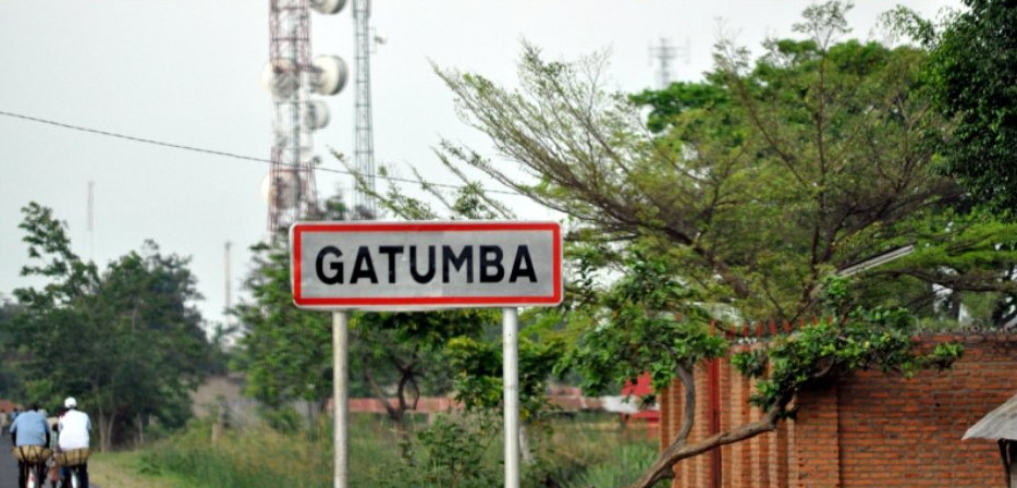  Le gouverneur de  @BujumburaProv a fermé hier le poste-frontière de  #Gatumba- #Uvira ( #RDC) pour ceux qui veulent entrer au  #Burundi, en attendant la mise en place des structures de quarantaine pour les diagnostics du  #coronavirus. Ceux qui sortent sont libres de mouvement